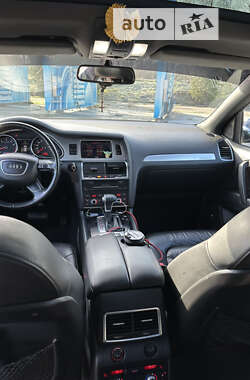 Внедорожник / Кроссовер Audi Q7 2010 в 