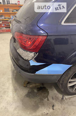 Внедорожник / Кроссовер Audi Q7 2010 в 