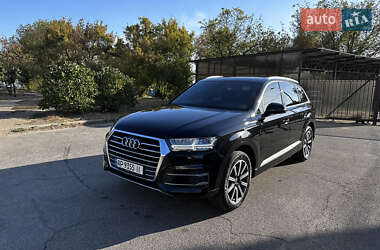 Внедорожник / Кроссовер Audi Q7 2016 в 