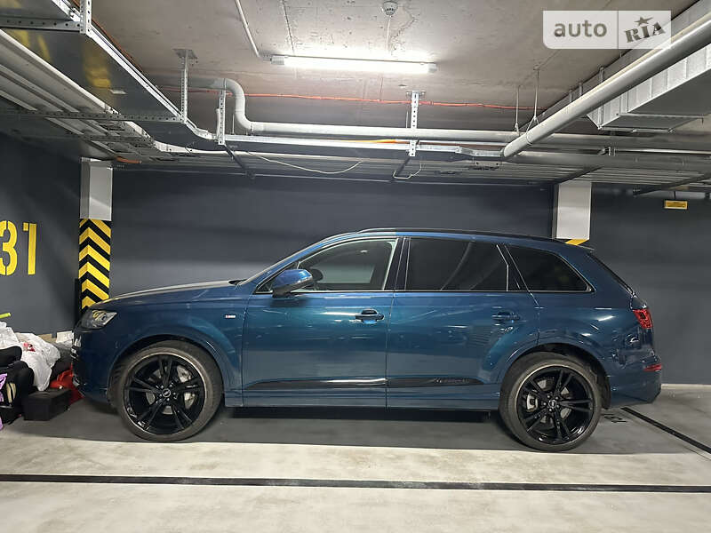 Внедорожник / Кроссовер Audi Q7 2017 в Днепре
