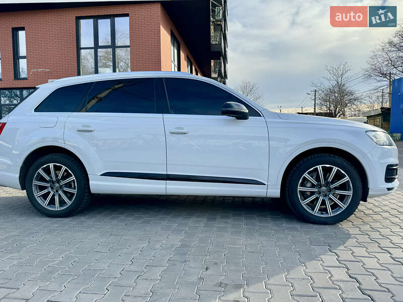 Внедорожник / Кроссовер Audi Q7 2016 в Одессе