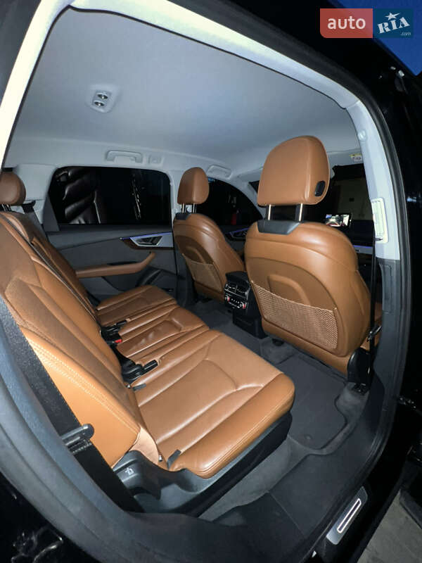 Внедорожник / Кроссовер Audi Q7 2016 в Луцке