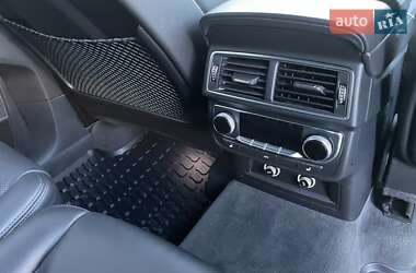 Позашляховик / Кросовер Audi Q7 2017 в 