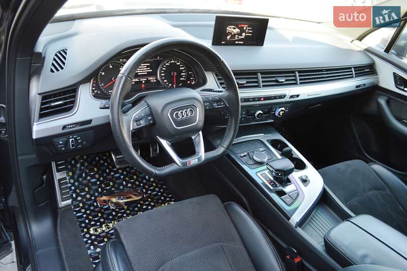 Внедорожник / Кроссовер Audi Q7 2017 в Одессе