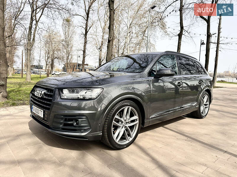 Позашляховик / Кросовер Audi Q7 2019 в Києві