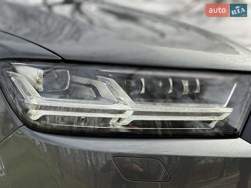 Позашляховик / Кросовер Audi Q7 2019 в Києві