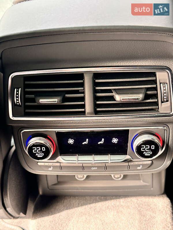 Позашляховик / Кросовер Audi Q7 2019 в Києві