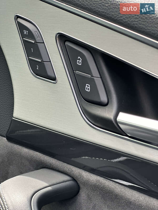 Позашляховик / Кросовер Audi Q7 2019 в Києві