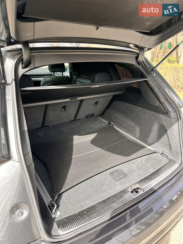 Позашляховик / Кросовер Audi Q7 2019 в Києві
