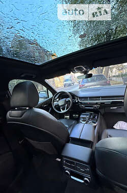Позашляховик / Кросовер Audi Q7 2015 в Ужгороді