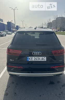 Позашляховик / Кросовер Audi Q7 2018 в Кам'янському