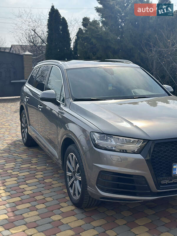 Позашляховик / Кросовер Audi Q7 2016 в Києві