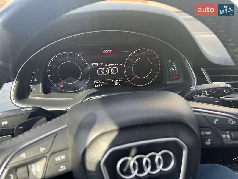Позашляховик / Кросовер Audi Q7 2016 в Києві