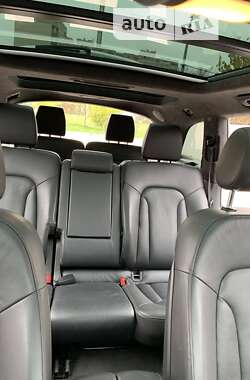 Внедорожник / Кроссовер Audi Q7 2015 в 