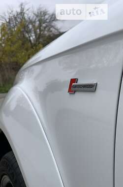 Внедорожник / Кроссовер Audi Q7 2015 в 