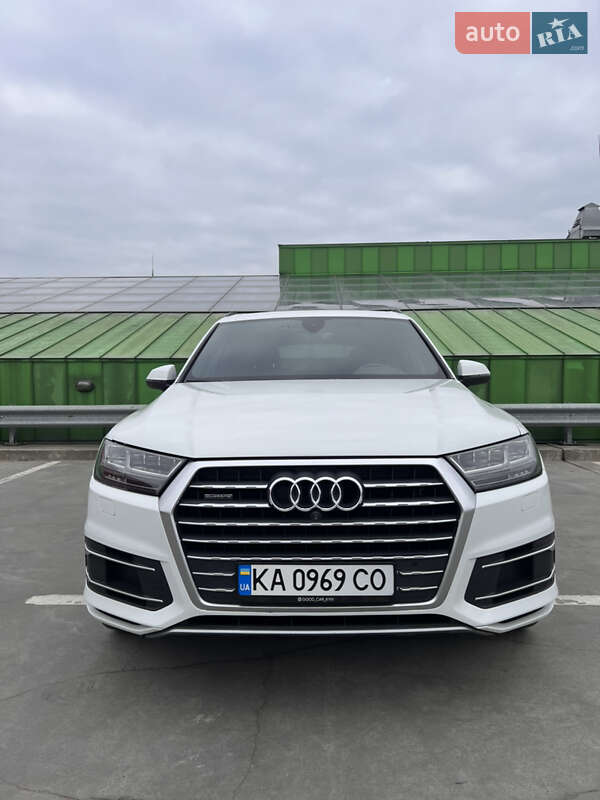 Внедорожник / Кроссовер Audi Q7 2016 в Киеве