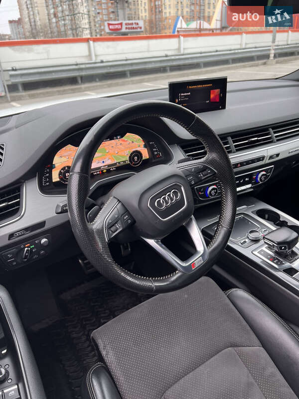 Внедорожник / Кроссовер Audi Q7 2016 в Киеве