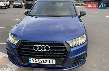 Позашляховик / Кросовер Audi Q7 2017 в 