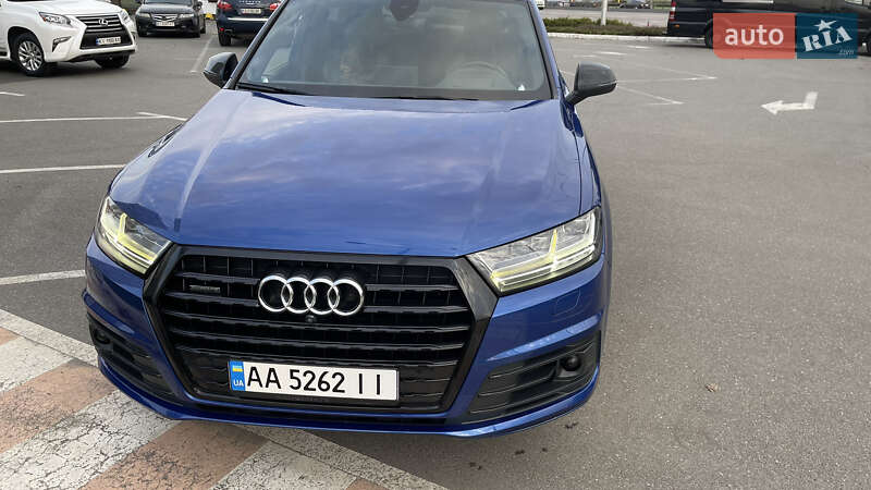 Позашляховик / Кросовер Audi Q7 2017 в Києві