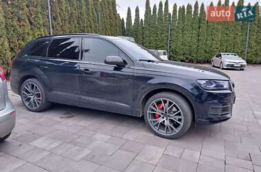 Внедорожник / Кроссовер Audi Q7 2016 в 