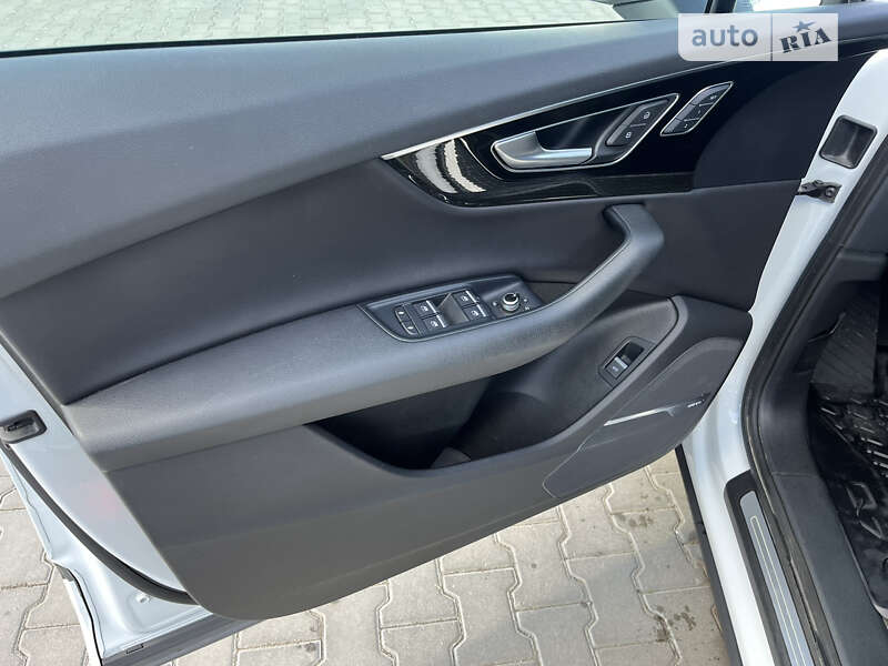 Внедорожник / Кроссовер Audi Q7 2016 в Черновцах