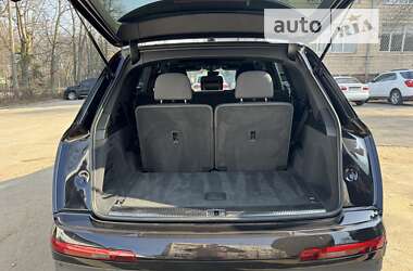 Внедорожник / Кроссовер Audi Q7 2020 в 