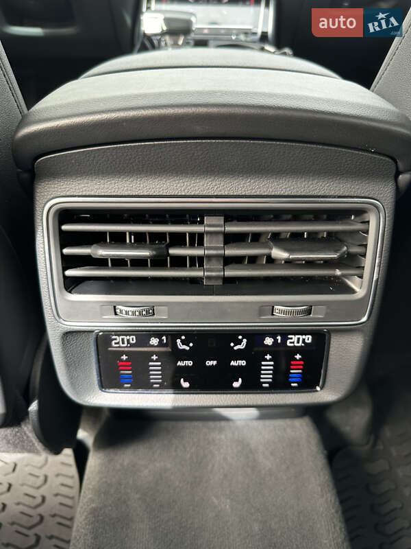 Позашляховик / Кросовер Audi Q7 2020 в Заліщиках