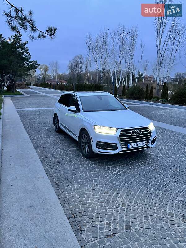 Внедорожник / Кроссовер Audi Q7 2018 в Днепре