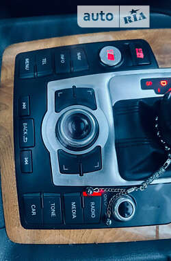 Внедорожник / Кроссовер Audi Q7 2013 в 