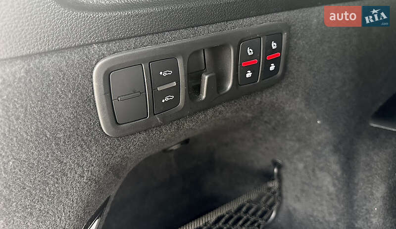 Позашляховик / Кросовер Audi Q7 2020 в Ужгороді