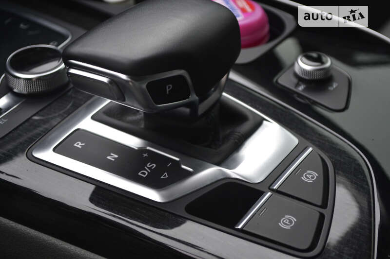 Внедорожник / Кроссовер Audi Q7 2018 в Ровно