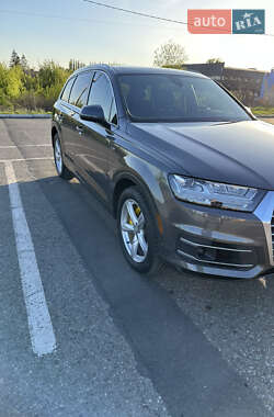 Позашляховик / Кросовер Audi Q7 2019 в Чернівцях