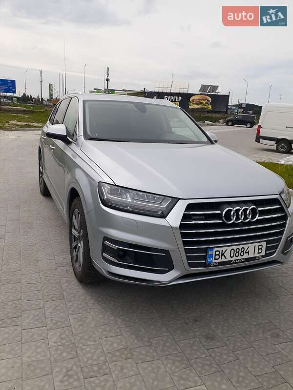 Позашляховик / Кросовер Audi Q7 2018 в Львові