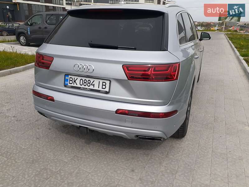 Позашляховик / Кросовер Audi Q7 2018 в Львові