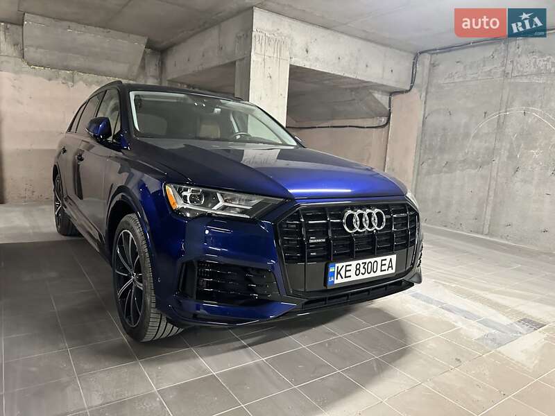 Позашляховик / Кросовер Audi Q7 2020 в Дніпрі