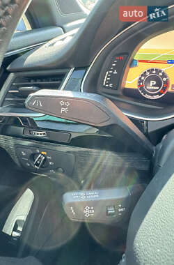 Позашляховик / Кросовер Audi Q7 2016 в 