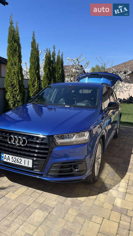 Позашляховик / Кросовер Audi Q7 2017 в Києві