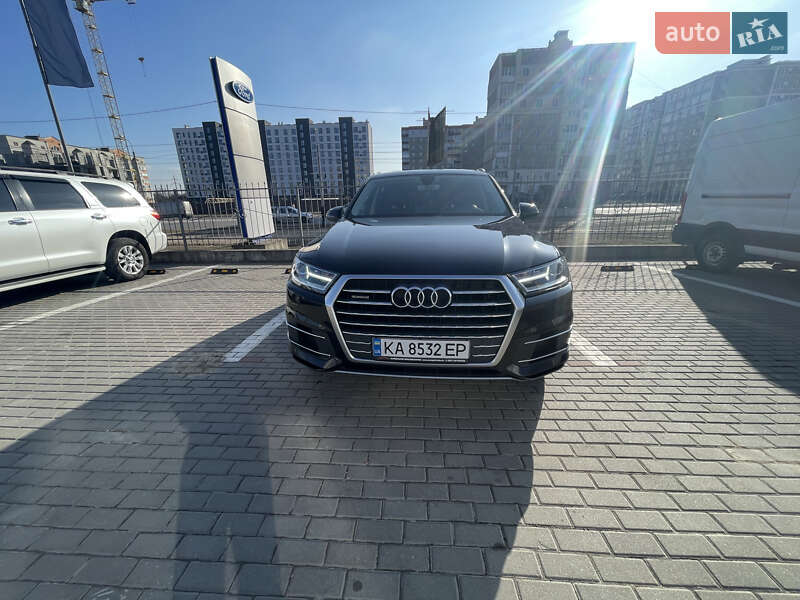 Позашляховик / Кросовер Audi Q7 2016 в Чернігові