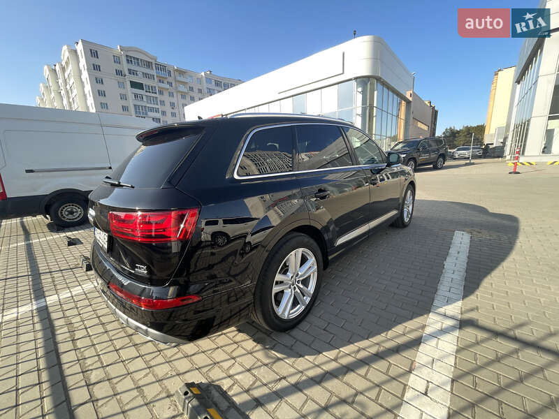 Позашляховик / Кросовер Audi Q7 2016 в Чернігові