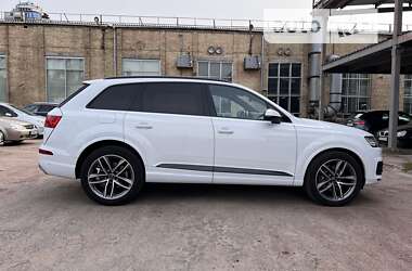 Внедорожник / Кроссовер Audi Q7 2017 в Киеве