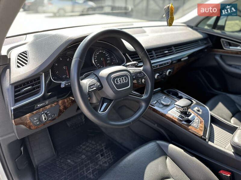 Внедорожник / Кроссовер Audi Q7 2017 в Ивано-Франковске