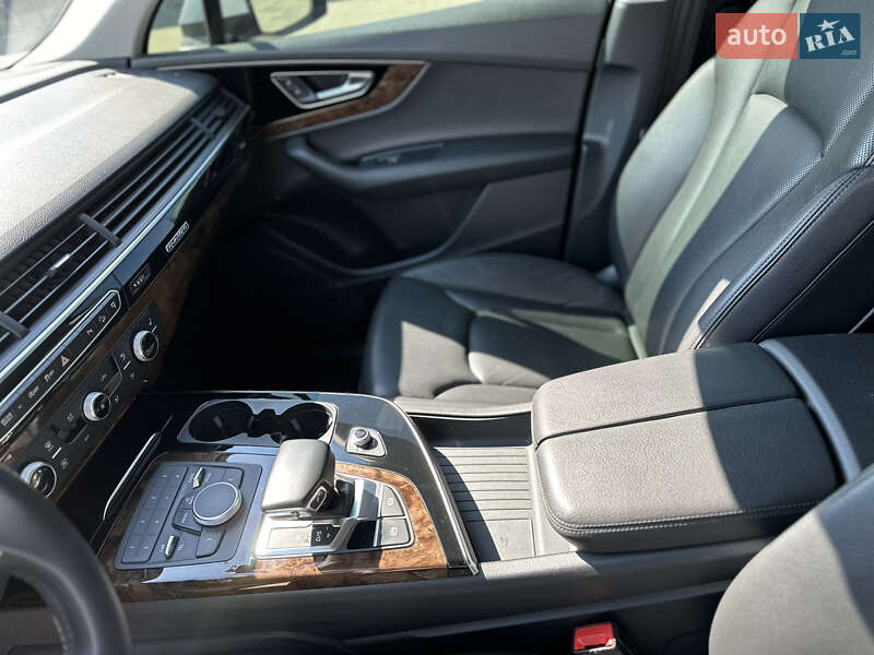 Внедорожник / Кроссовер Audi Q7 2017 в Ивано-Франковске