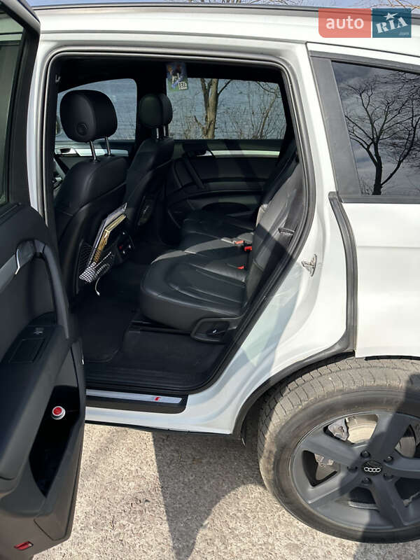 Внедорожник / Кроссовер Audi Q7 2014 в Днепре