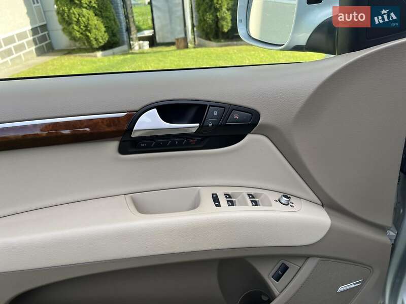 Позашляховик / Кросовер Audi Q7 2013 в Косові