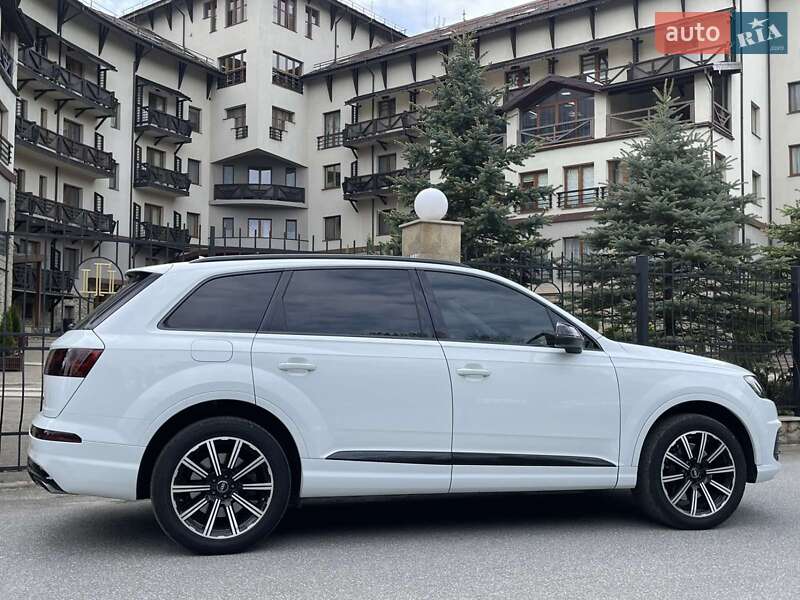 Позашляховик / Кросовер Audi Q7 2017 в Трускавці
