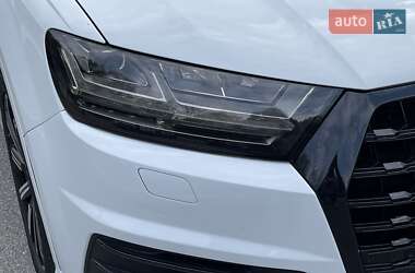 Внедорожник / Кроссовер Audi Q7 2017 в 