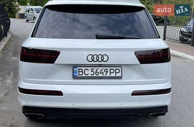 Внедорожник / Кроссовер Audi Q7 2017 в 