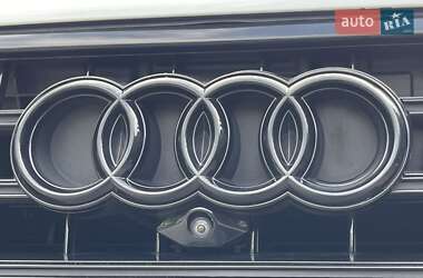 Внедорожник / Кроссовер Audi Q7 2017 в 