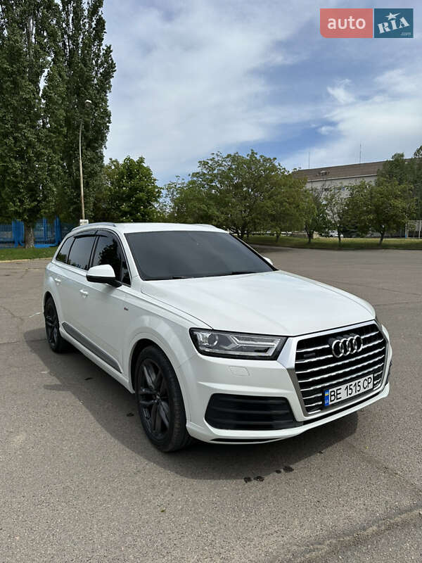 Позашляховик / Кросовер Audi Q7 2015 в Южноукраїнську