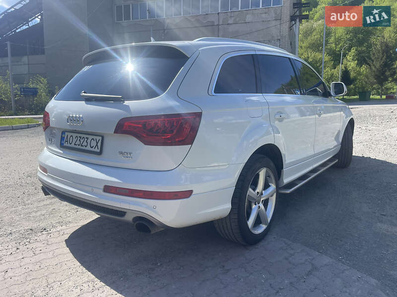 Позашляховик / Кросовер Audi Q7 2013 в Рахові